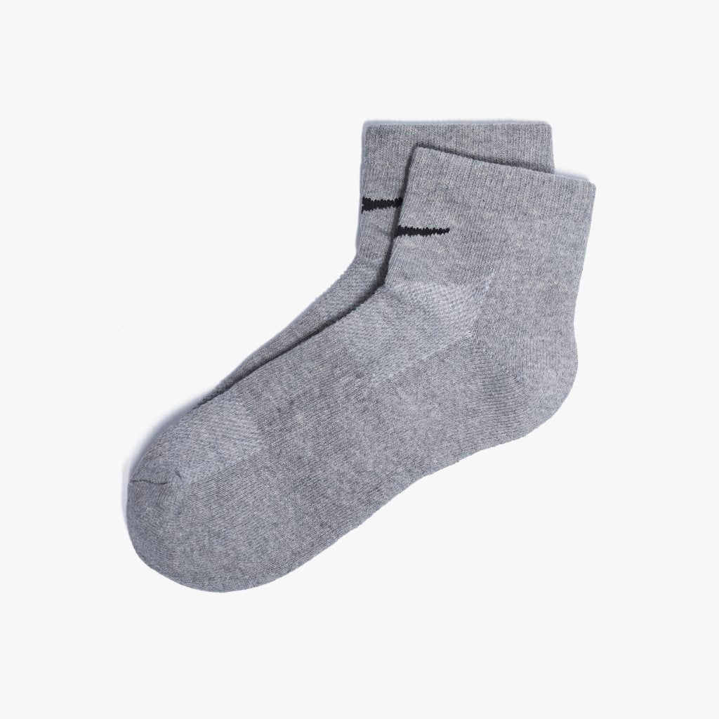 PERFORMANCE BASIC CUSHIONING SINGLE-NECK SOCKS 中性 短襪