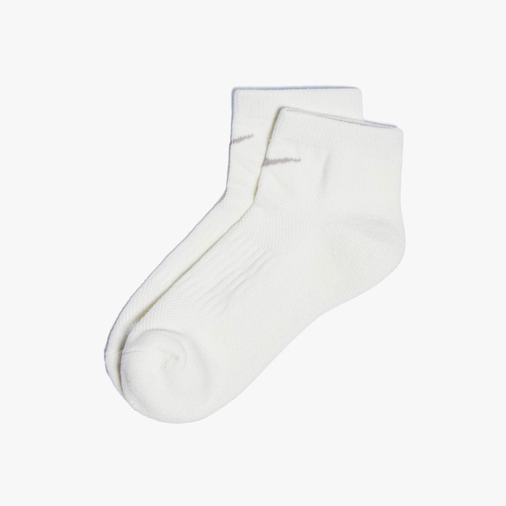 PERFORMANCE BASIC CUSHIONING SINGLE-NECK SOCKS 中性 短襪