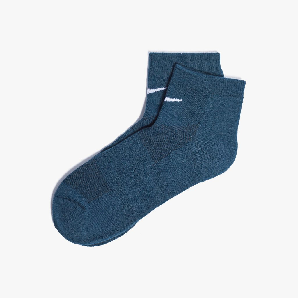 PERFORMANCE BASIC CUSHIONING SINGLE-NECK SOCKS 中性 短襪