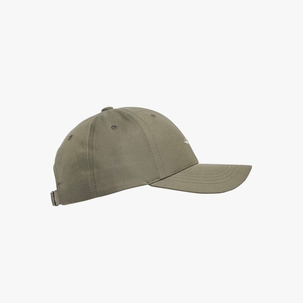 PERFORMANCE ESSENTIAL BALL CAP 中性 百搭運動帽-卡其色(棒球帽/LOGO/吸濕排汗)