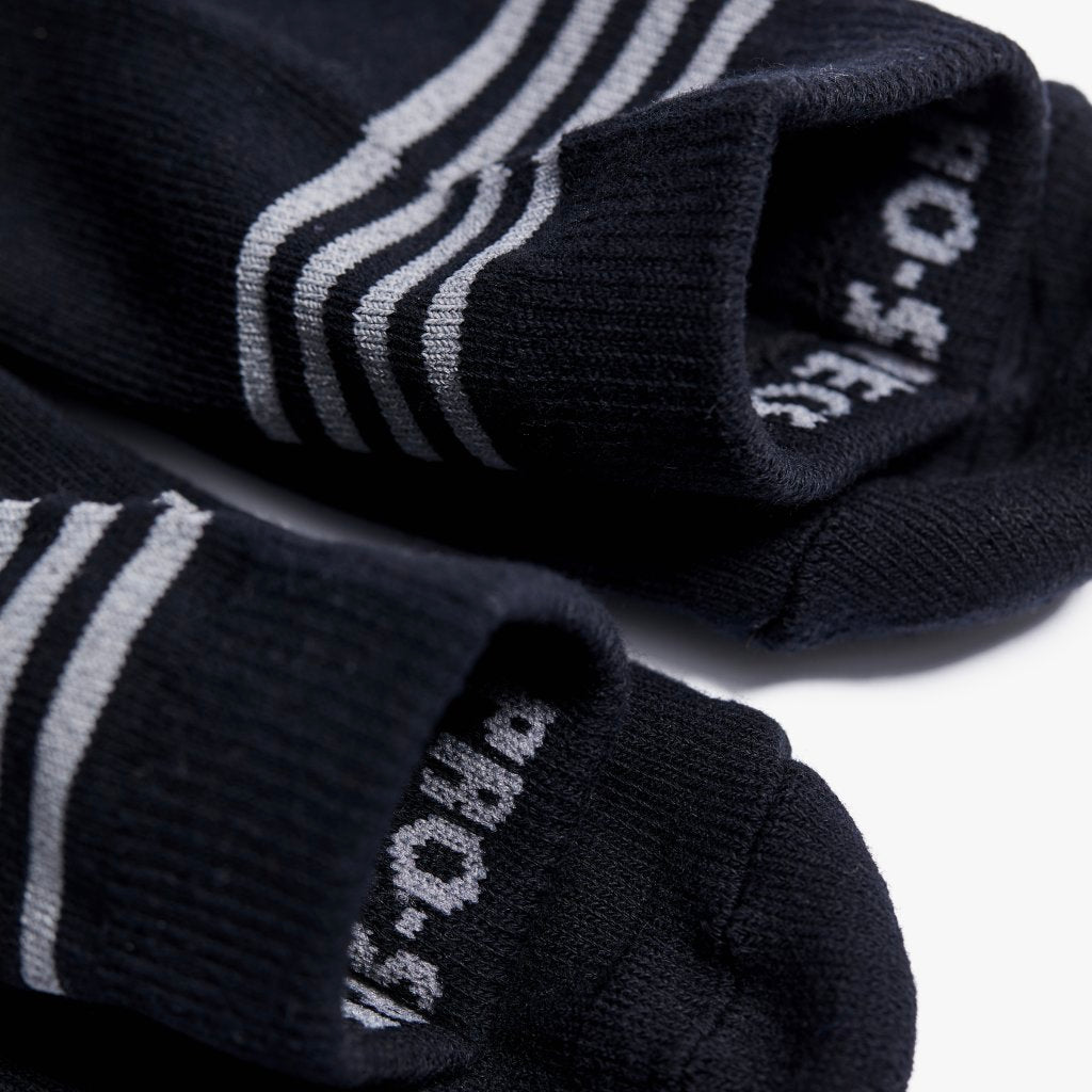 PERFORMANCE RUNNING REFLECTIVE CREW SOCKS 中性 中長襪