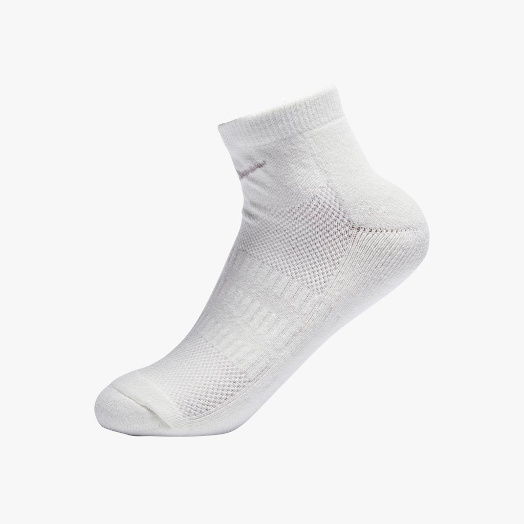 PERFORMANCE BASIC CUSHIONING SINGLE-NECK SOCKS 中性 短襪